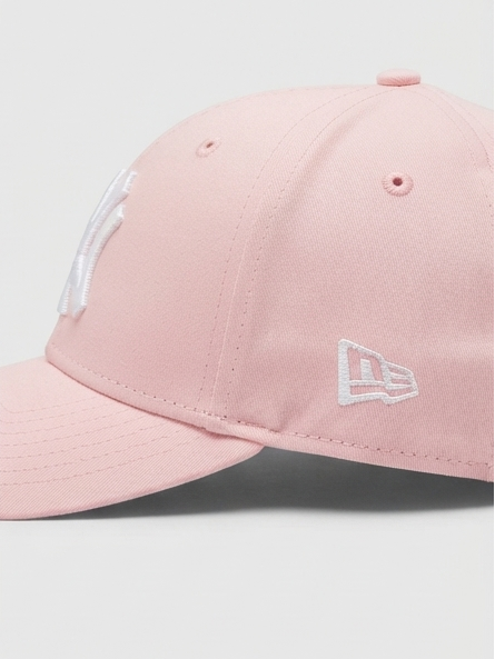 New Era New York Yankees Light Pink Embroidered Adjustable Baseball Cap