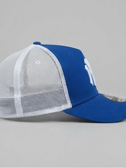 New Era 9FORTY New York Yankees Royal Blue & White Trucker Snapback Cap