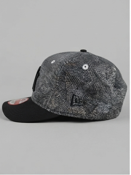 New Era New York Yankees Grey Textured Pattern & Black Visor Snapback Cap