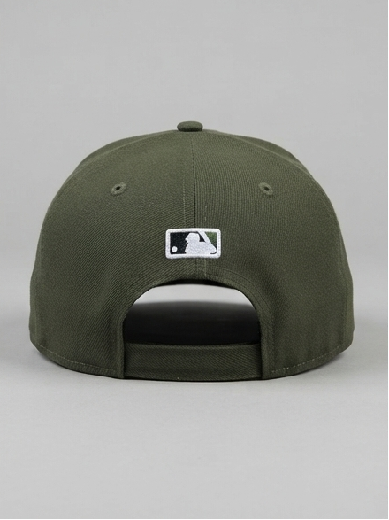 New Era New York Yankees Olive Green Crown Logo & World Series Side Patch Cap