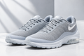 NIKE  Air Max Invigor