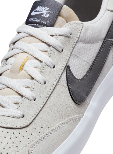 NIKE SB Heritage Vulc Skate Shoes