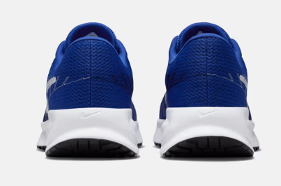 NIKE  Run Defy