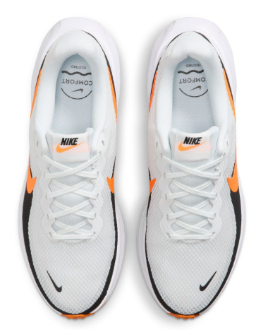 NIKE Revolution 8