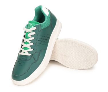 FLYING MACHINE Men Solid Eason Sneakers