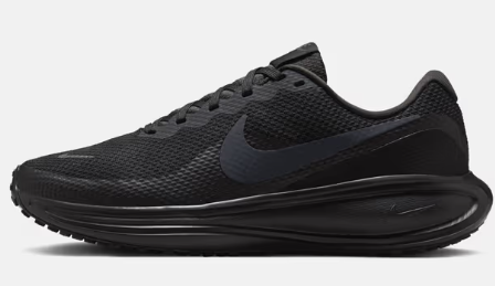 NIKE Revolution 8