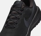 NIKE Revolution 8