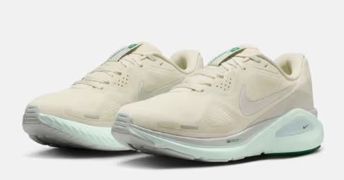 NIKE Structure 26