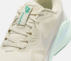 NIKE Structure 26