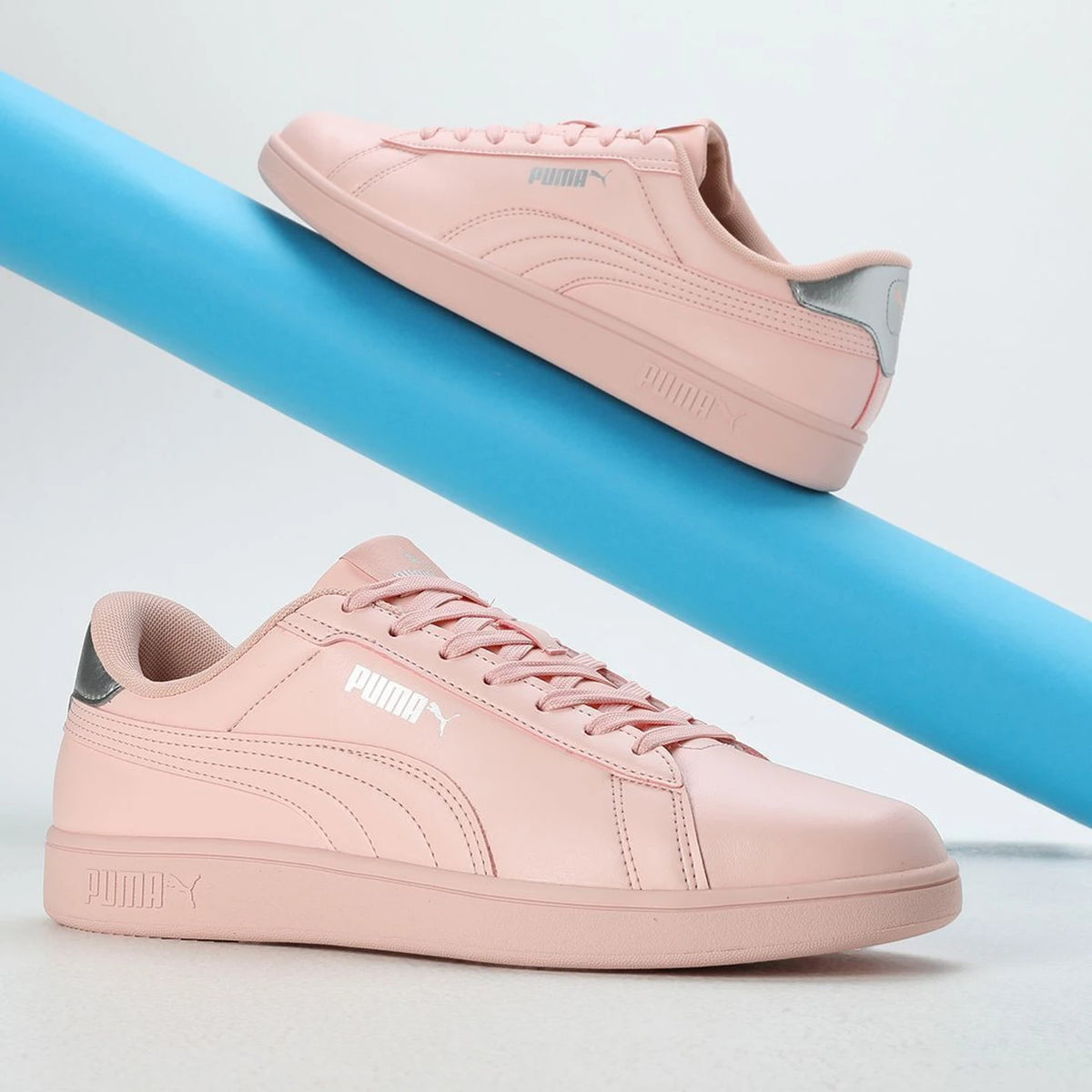 PUMA SMASHS V1 SNEAKERS